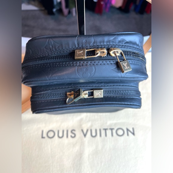 Authentic Louis Vuitton Vernis - Picture 5 of 9